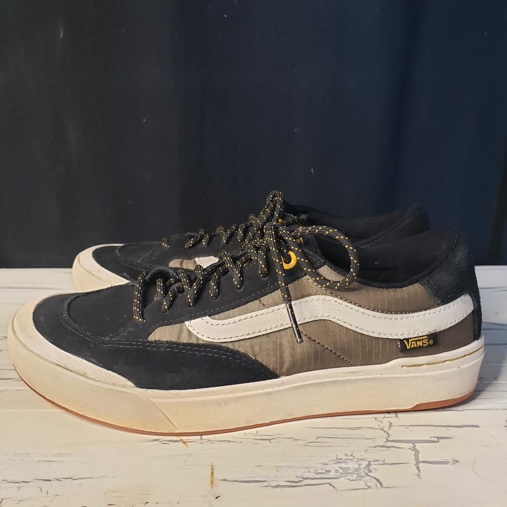 Vans 'Berle' Pro Skate Sneakers in Black and Green - Men's size 8.5